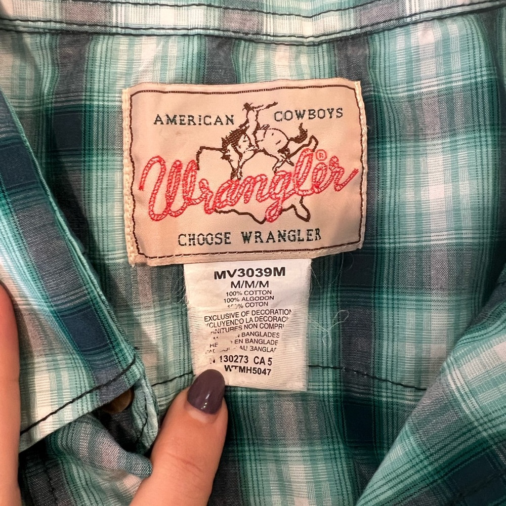 Wrangler Button Up - Picture 3 of 4